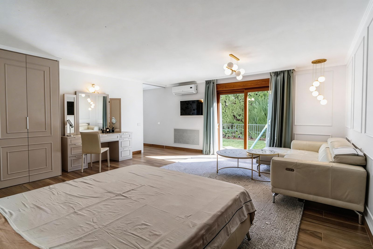 Huis te koop in Estepona | 5 slaapkamers H5318464