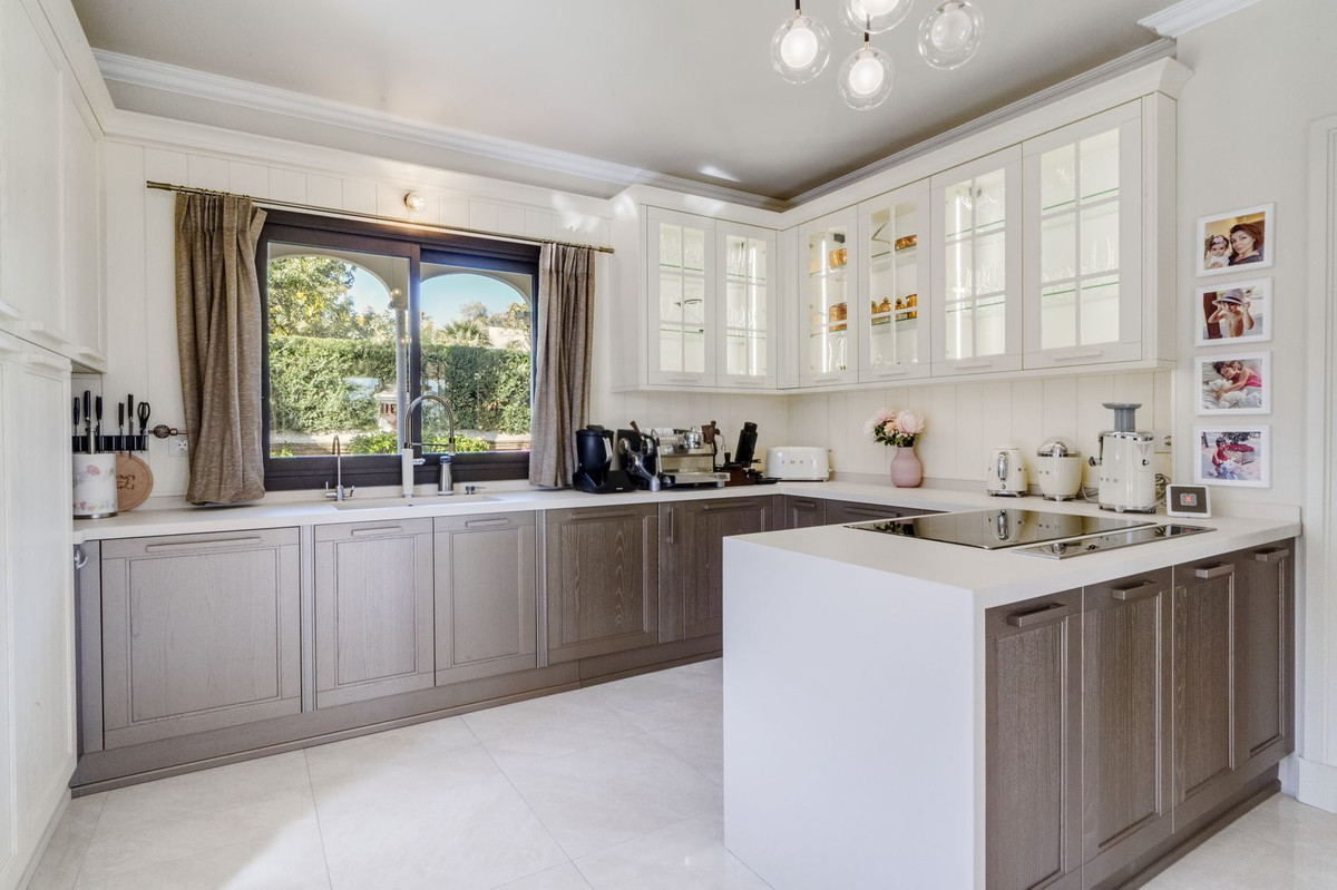 Huis te koop in Estepona | 5 slaapkamers H5318464