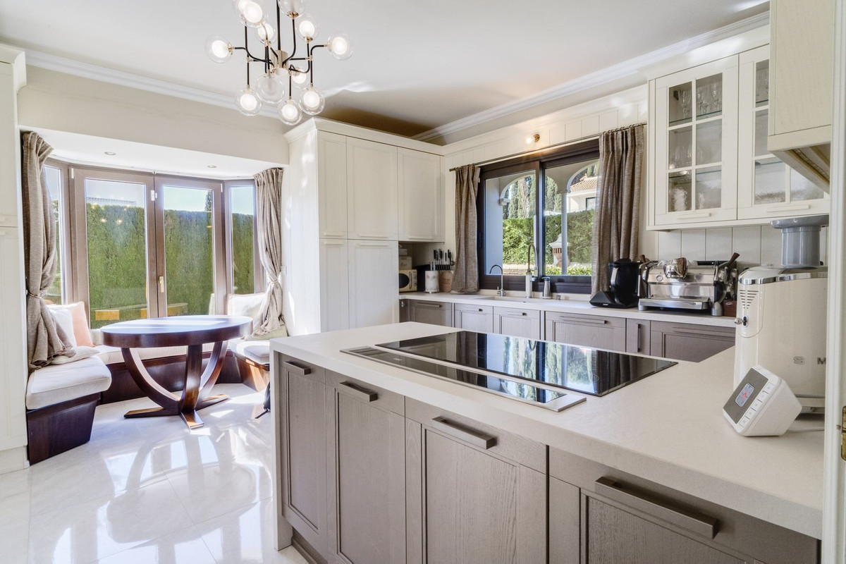 Huis te koop in Estepona | 5 slaapkamers H5318464