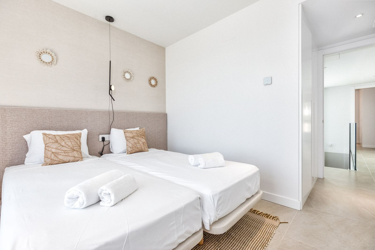 Huis te koop in Estepona | 4 slaapkamers H5321200