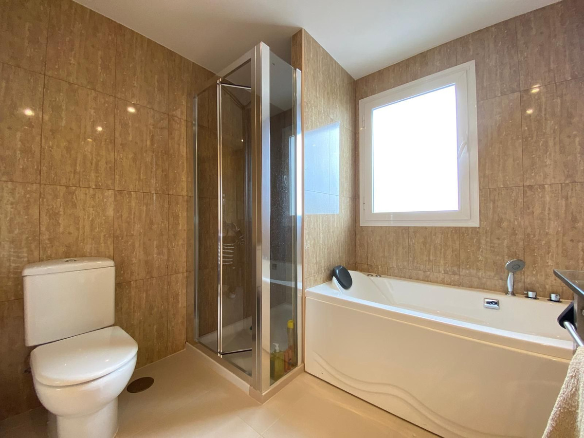 Huis te koop in Estepona | 3 slaapkamers H5322658