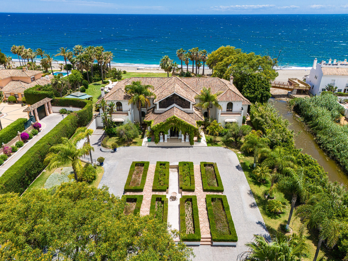 Huis te koop in Estepona | 9 slaapkamers H5322793