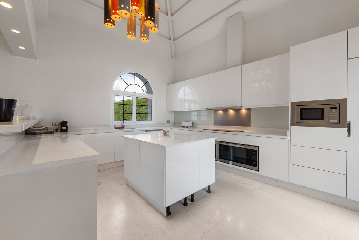 Huis te koop in Estepona | 9 slaapkamers H5322793