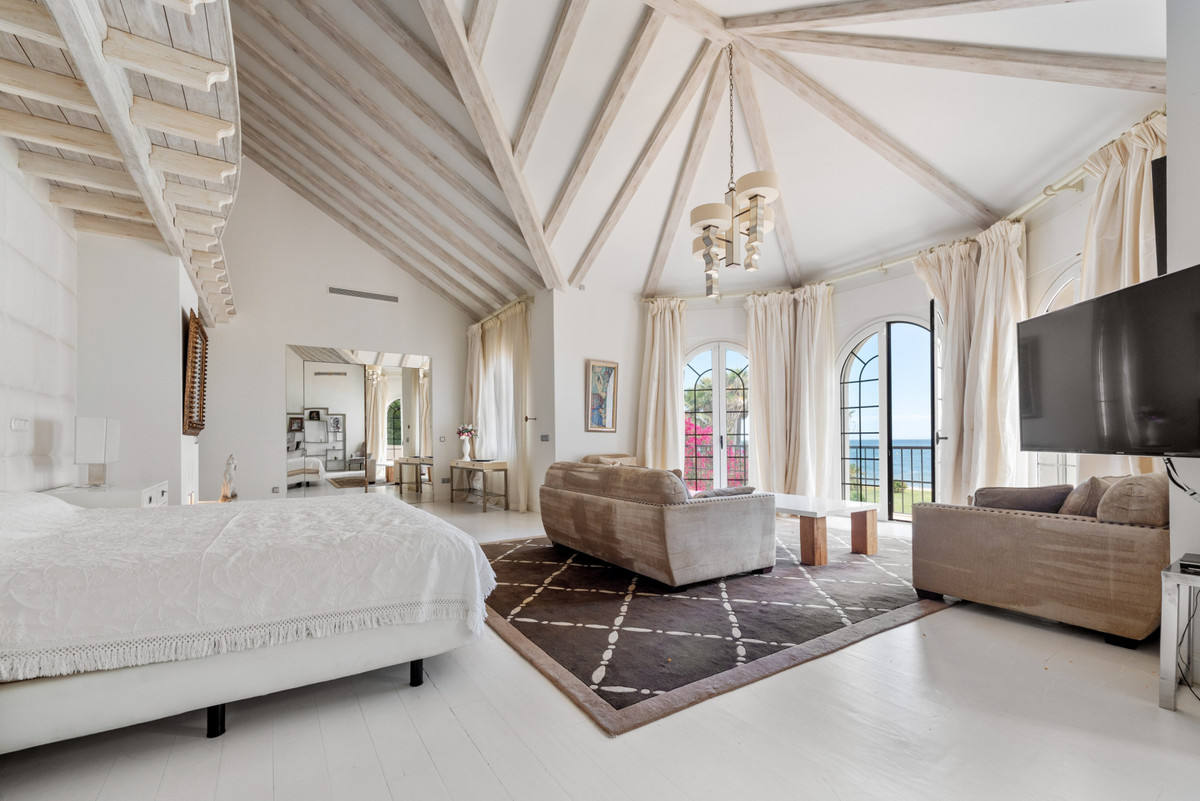 Huis te koop in Estepona | 9 slaapkamers H5322793