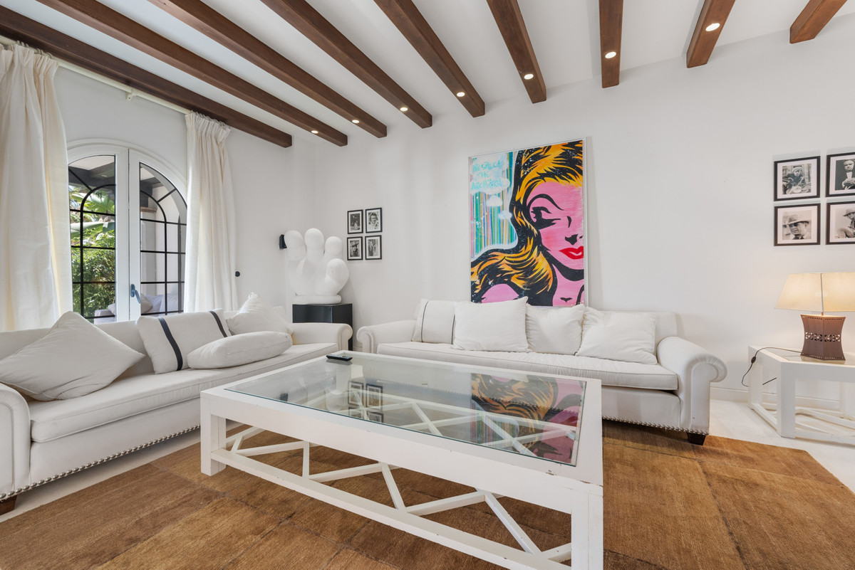 Huis te koop in Estepona | 9 slaapkamers H5322793