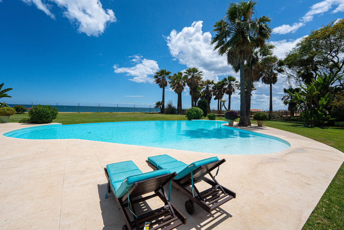 Huis te koop in Estepona | 9 slaapkamers H5322793