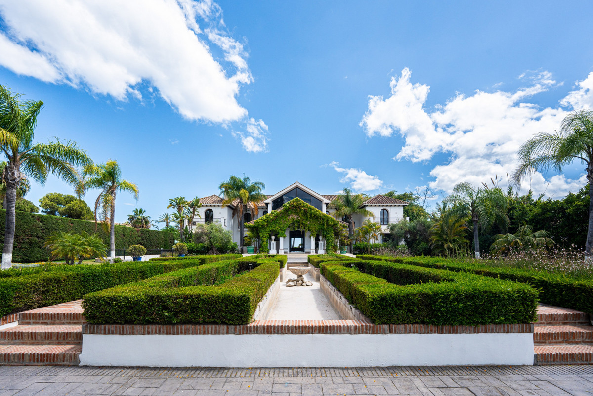 Huis te koop in Estepona | 9 slaapkamers H5322793