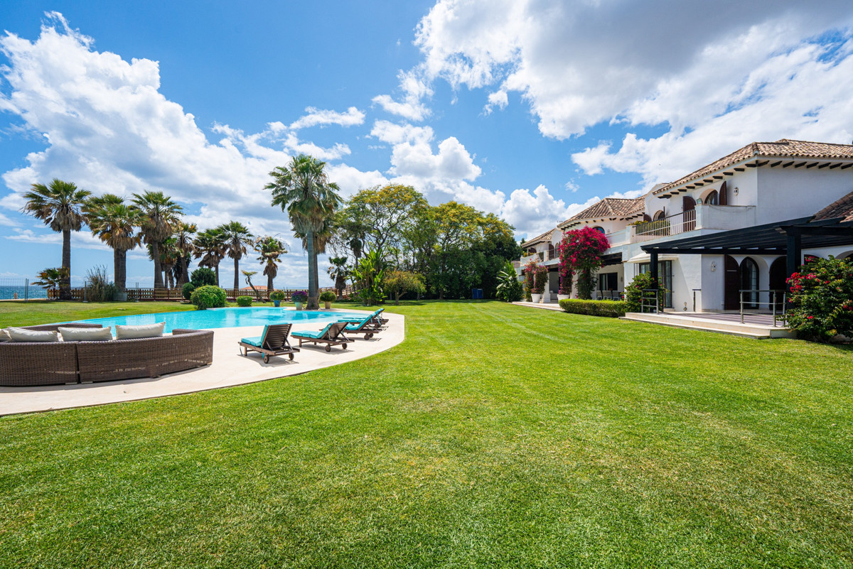 Huis te koop in Estepona | 9 slaapkamers H5322793