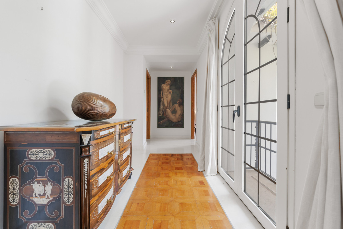 Huis te koop in Estepona | 9 slaapkamers H5322793