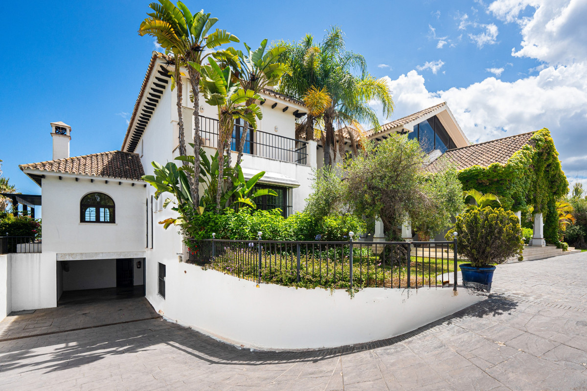 Huis te koop in Estepona | 9 slaapkamers H5322793