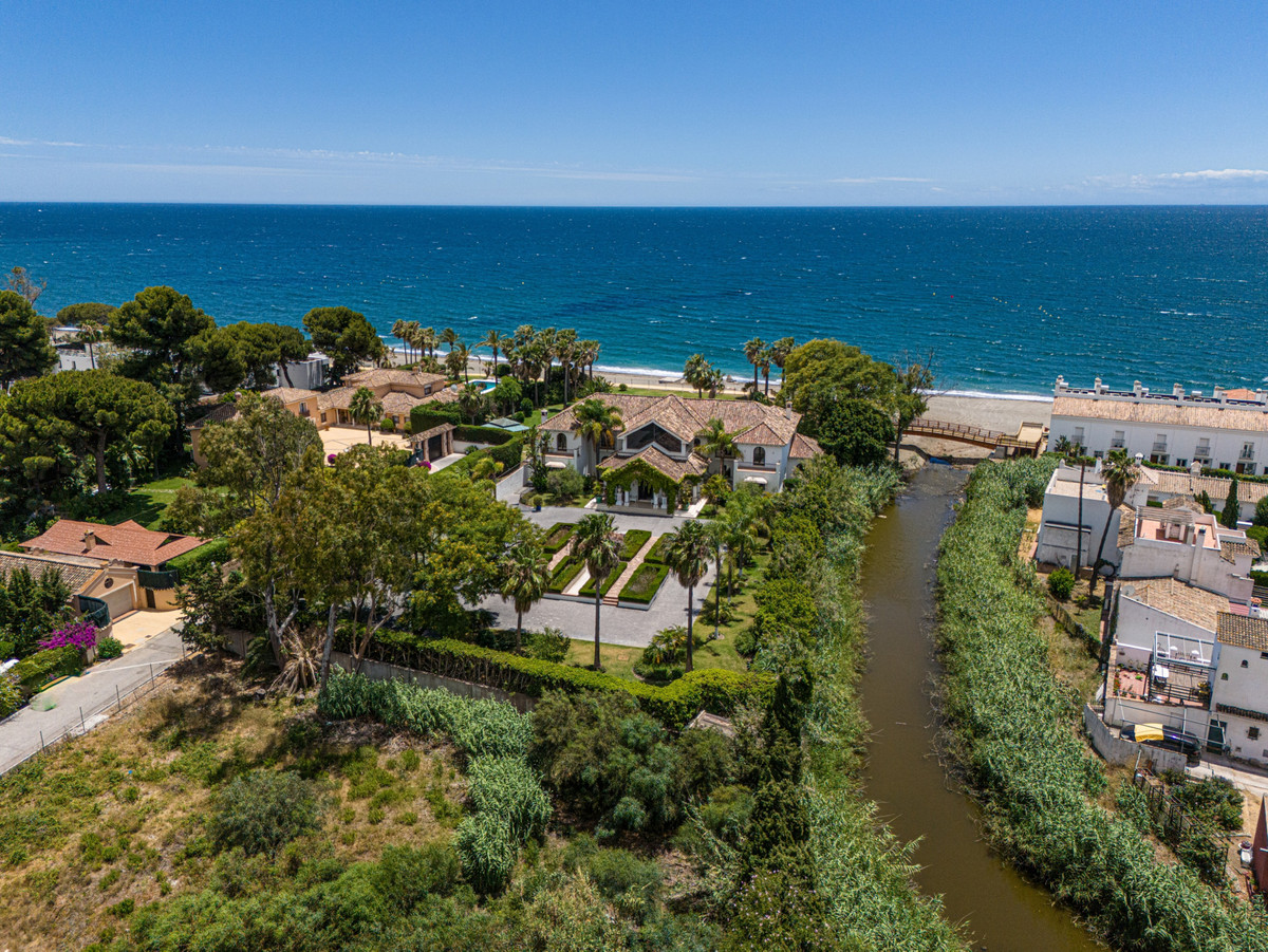 Huis te koop in Estepona | 9 slaapkamers H5322793