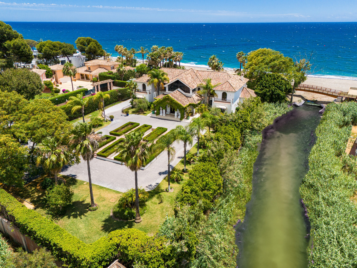 Huis te koop in Estepona | 9 slaapkamers H5322793