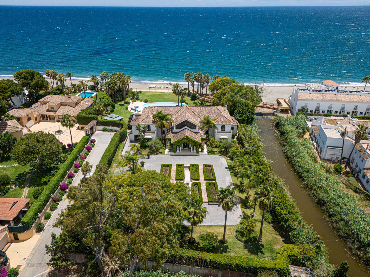 Huis te koop in Estepona | 9 slaapkamers H5322793