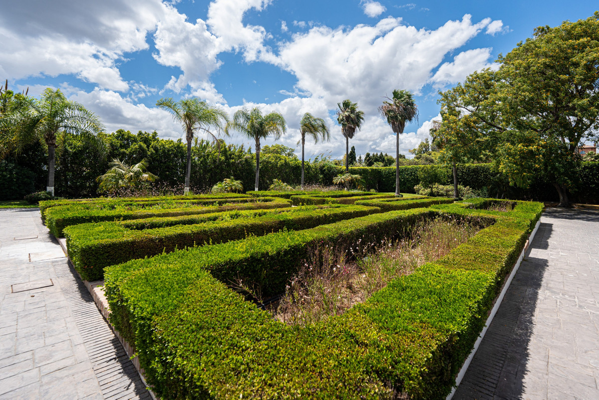 Huis te koop in Estepona | 9 slaapkamers H5322793