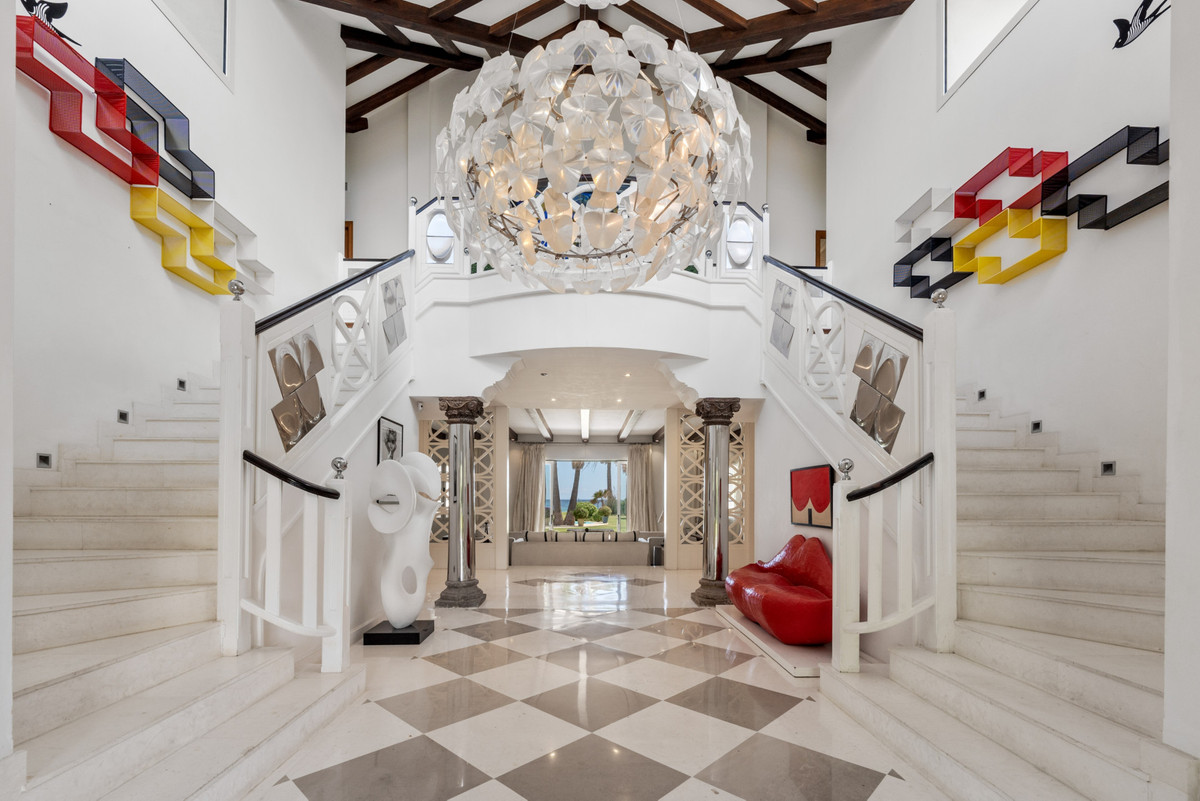 Huis te koop in Estepona | 9 slaapkamers H5322793