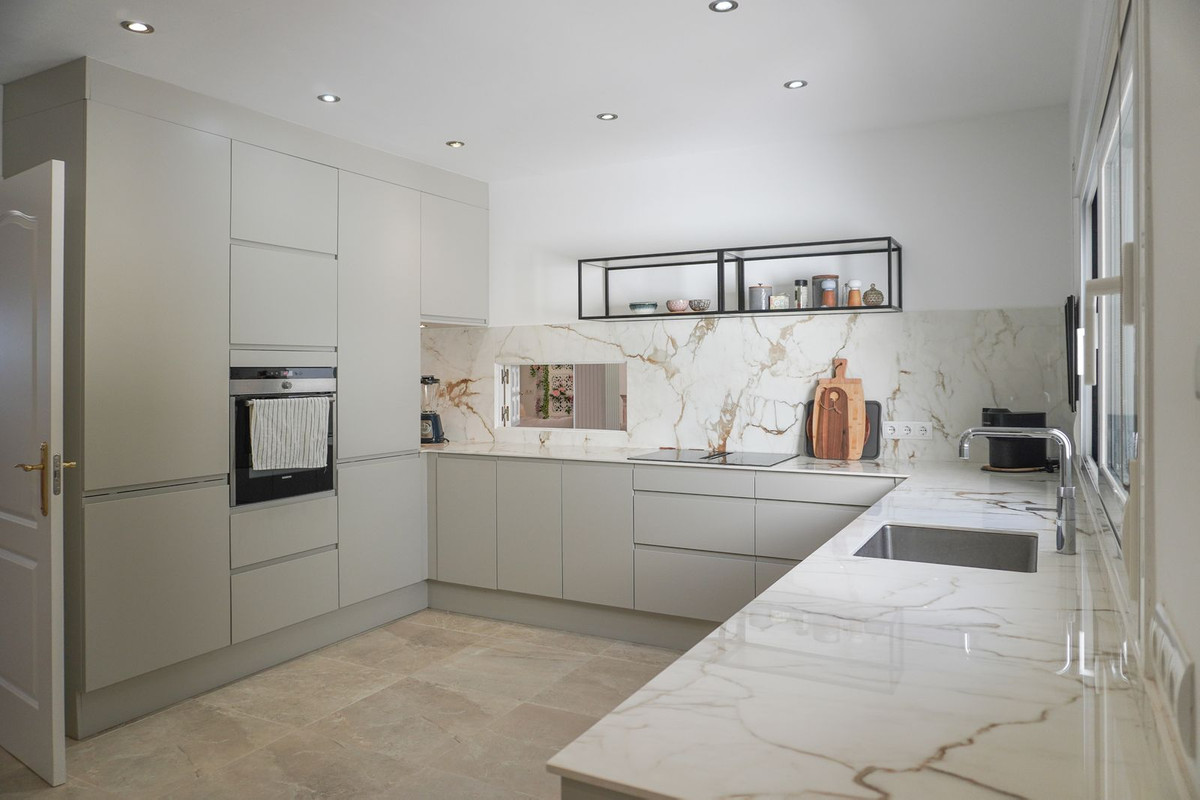 Huis te koop in Estepona | 4 slaapkamers H5327560