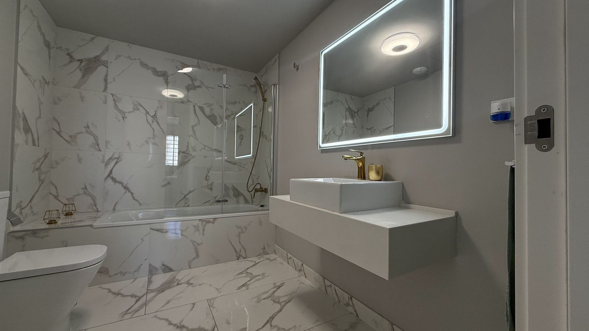 Appartement te koop in Estepona | 2 slaapkamers H5329735