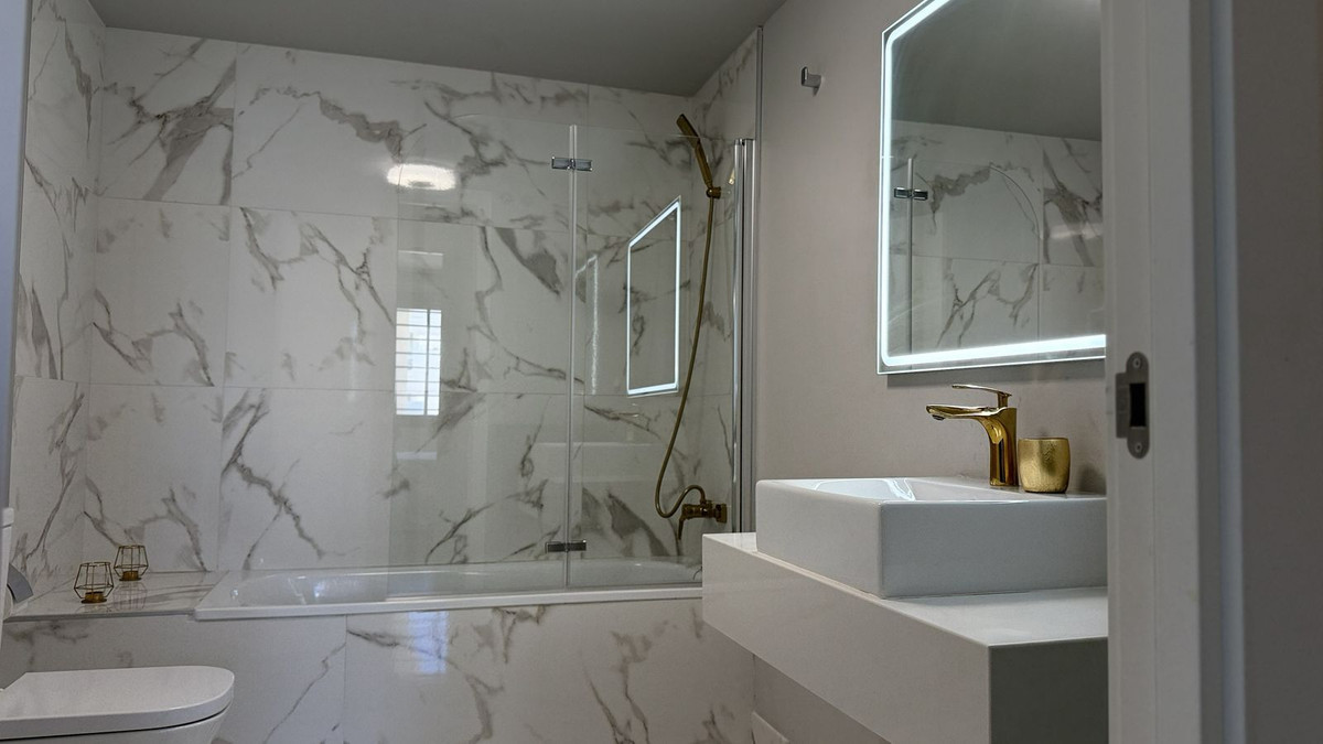 Appartement te koop in Estepona | 2 slaapkamers H5329735