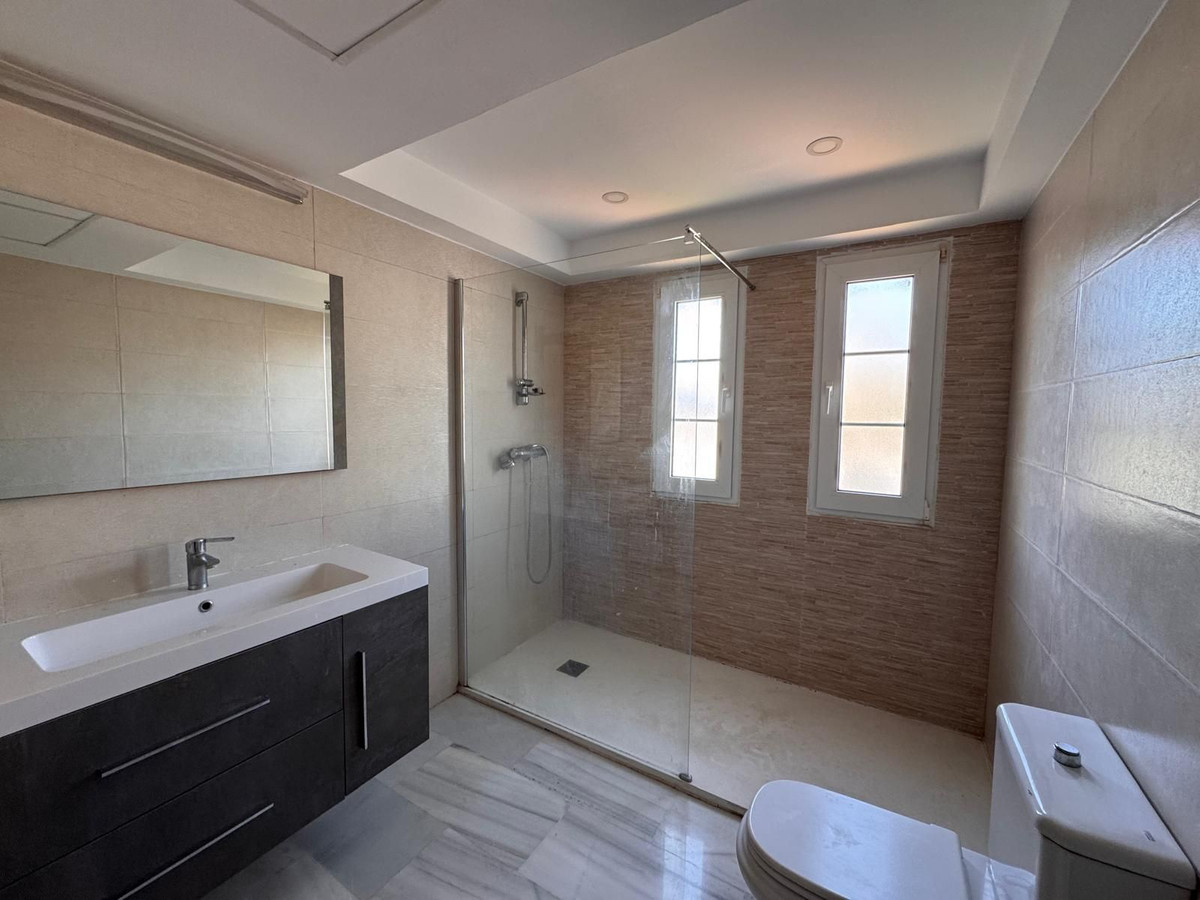 Huis te koop in Estepona | 4 slaapkamers H5336326