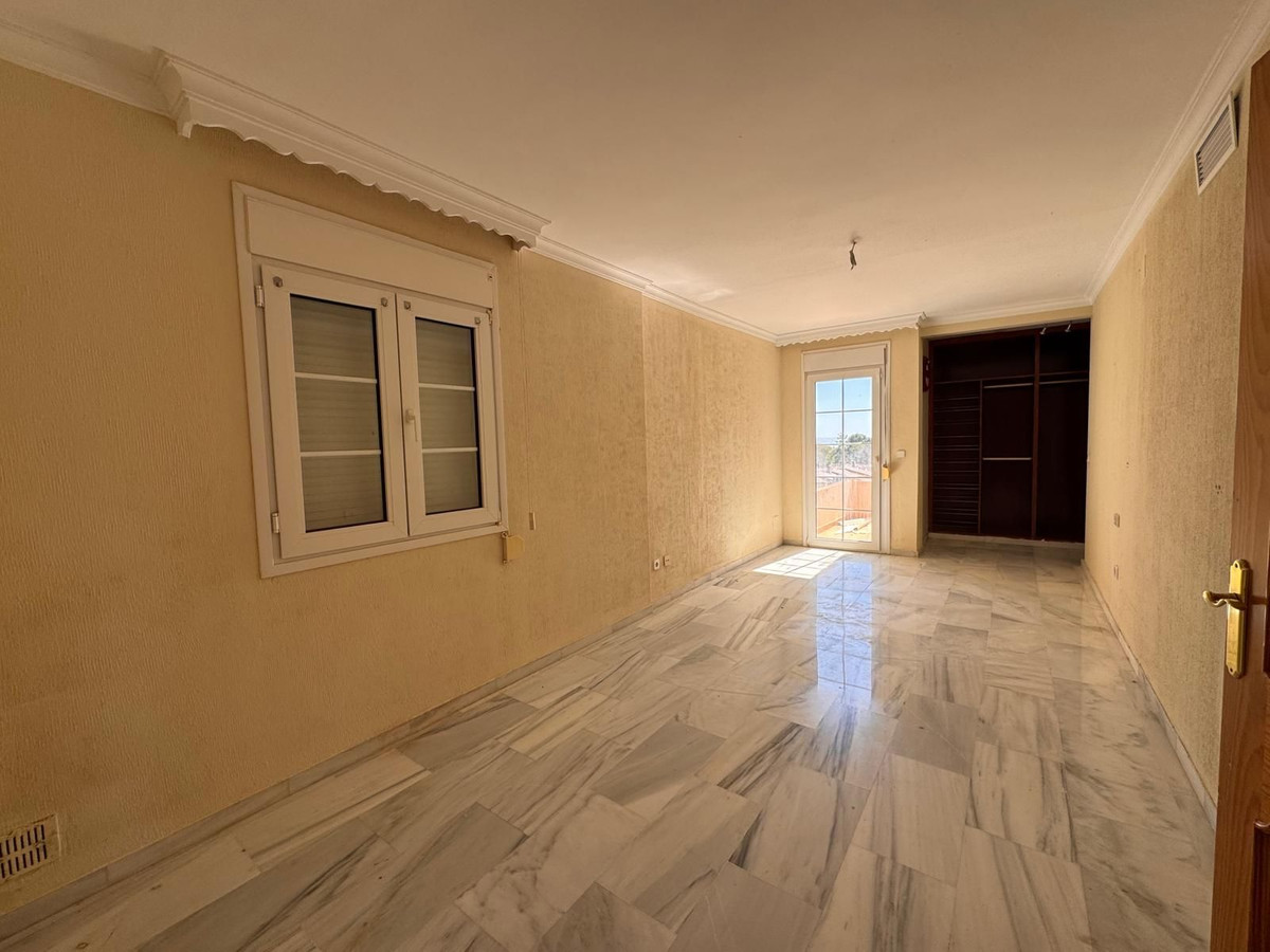 Huis te koop in Estepona | 4 slaapkamers H5336326