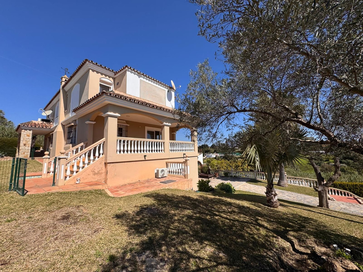 Huis te koop in Estepona | 4 slaapkamers H5336326