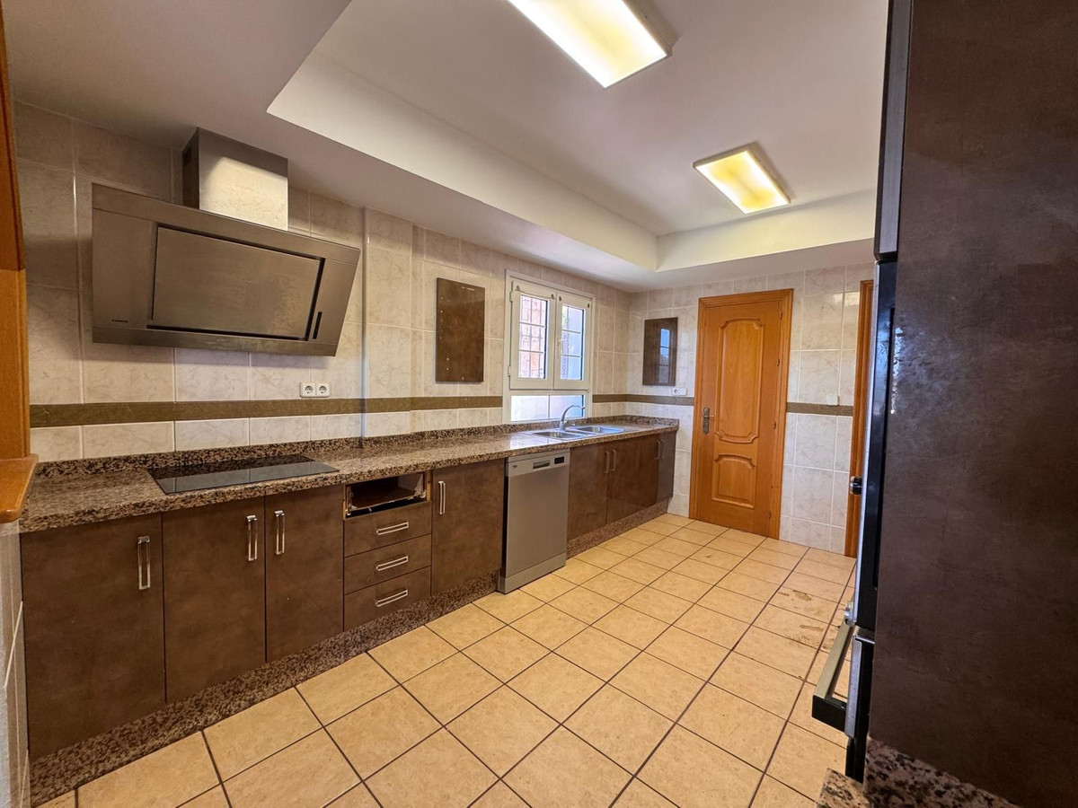 Huis te koop in Estepona | 4 slaapkamers H5336326