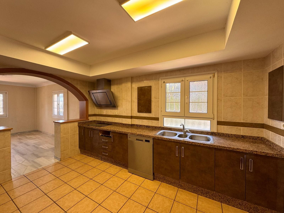 Huis te koop in Estepona | 4 slaapkamers H5336326