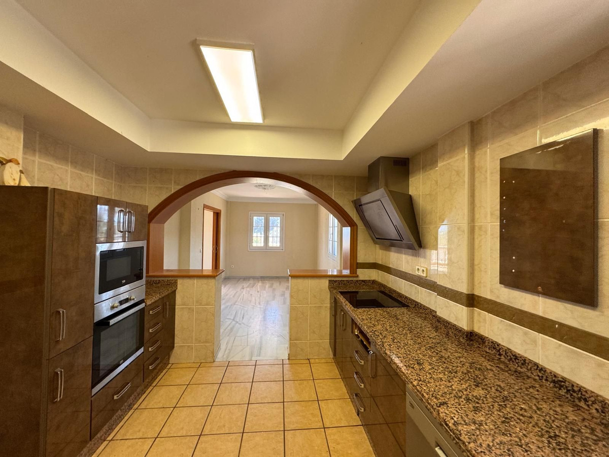 Huis te koop in Estepona | 4 slaapkamers H5336326