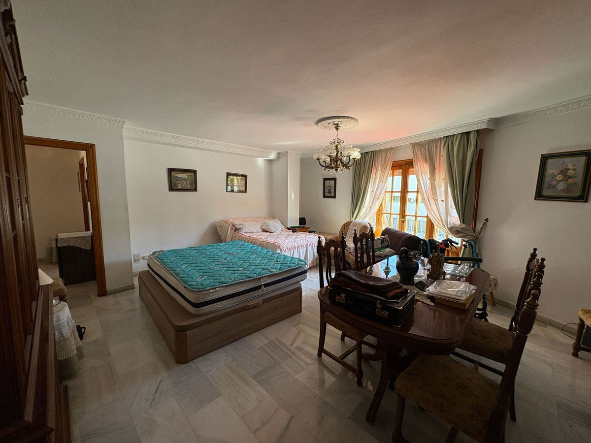 Huis te koop in Estepona | 5 slaapkamers H5337346