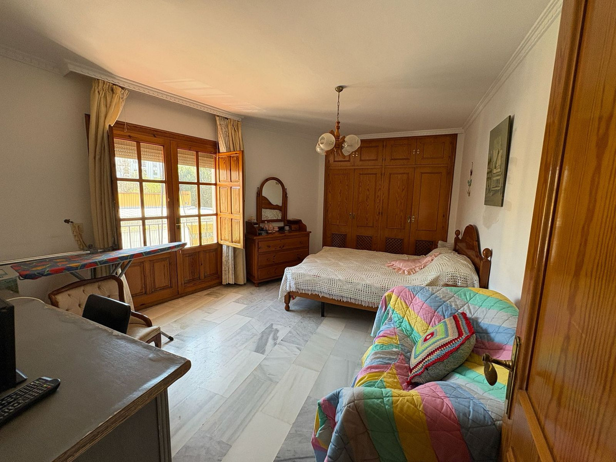 Huis te koop in Estepona | 5 slaapkamers H5337346