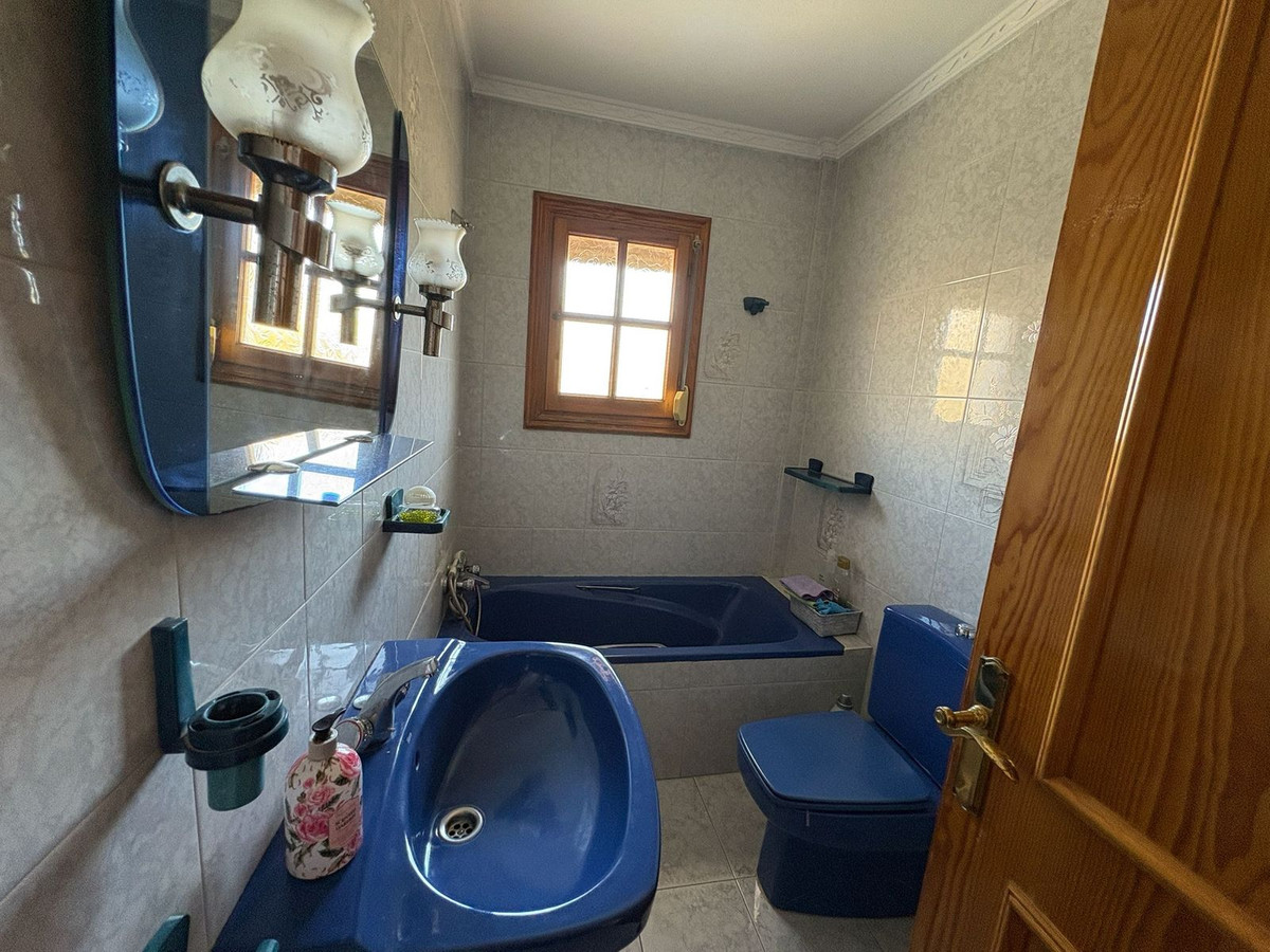 Huis te koop in Estepona | 5 slaapkamers H5337346