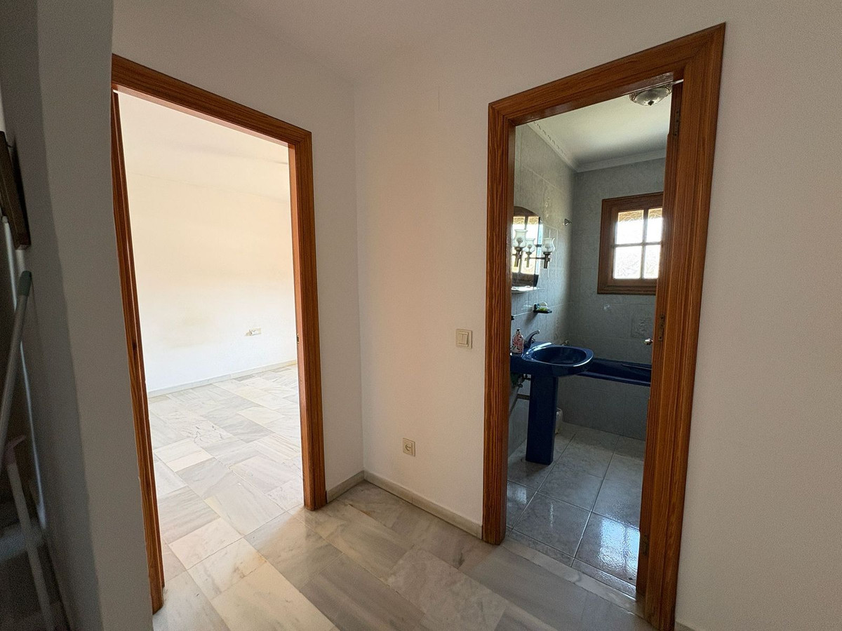 Huis te koop in Estepona | 5 slaapkamers H5337346