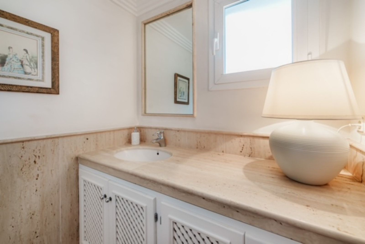 Huis te koop in Estepona | 4 slaapkamers H5337940