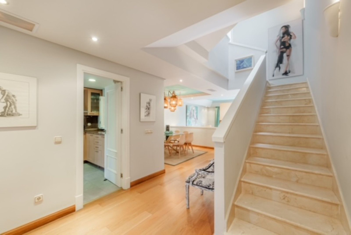 Huis te koop in Estepona | 4 slaapkamers H5337940