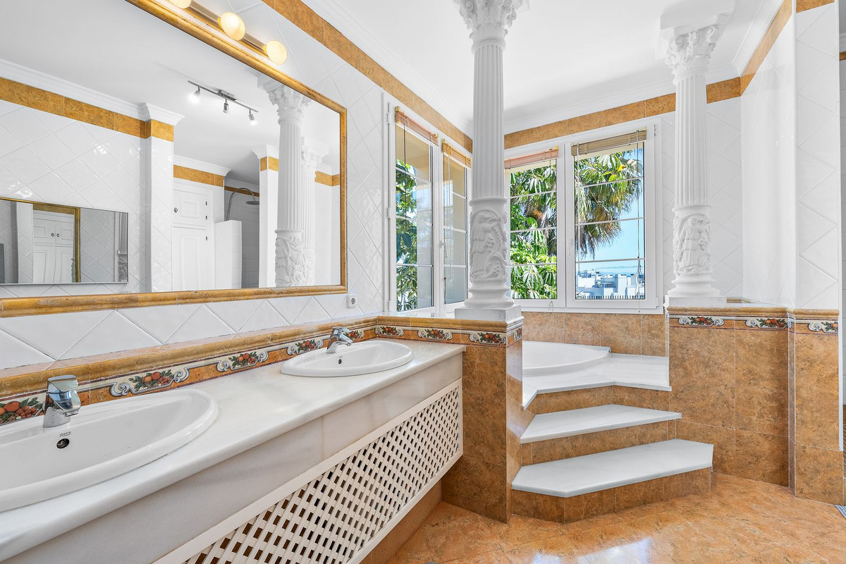 Huis te koop in Estepona | 3 slaapkamers H5340601