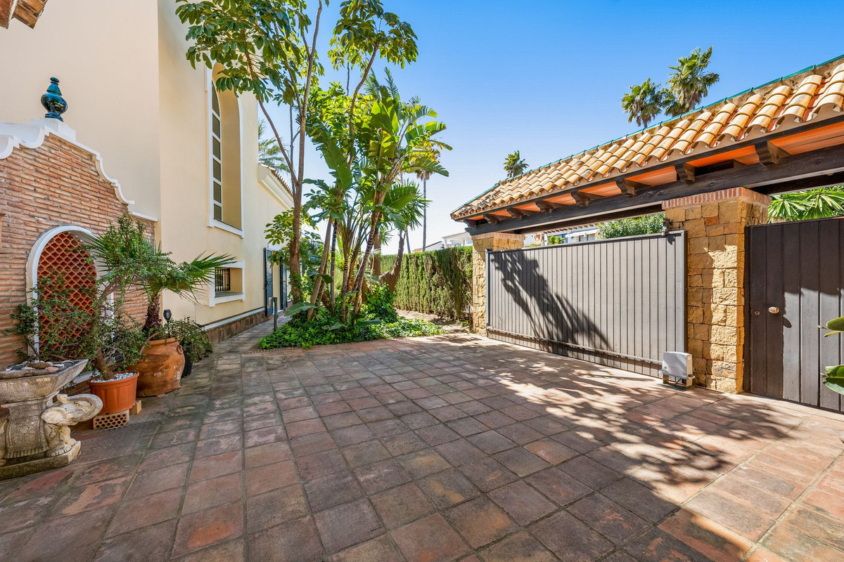 Huis te koop in Estepona | 3 slaapkamers H5340601