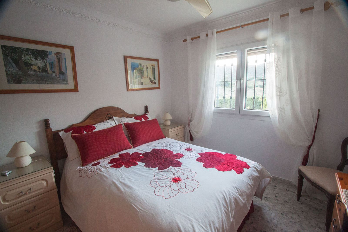 Finca - Cortijo te koop in Estepona | 4 slaapkamers H5340781