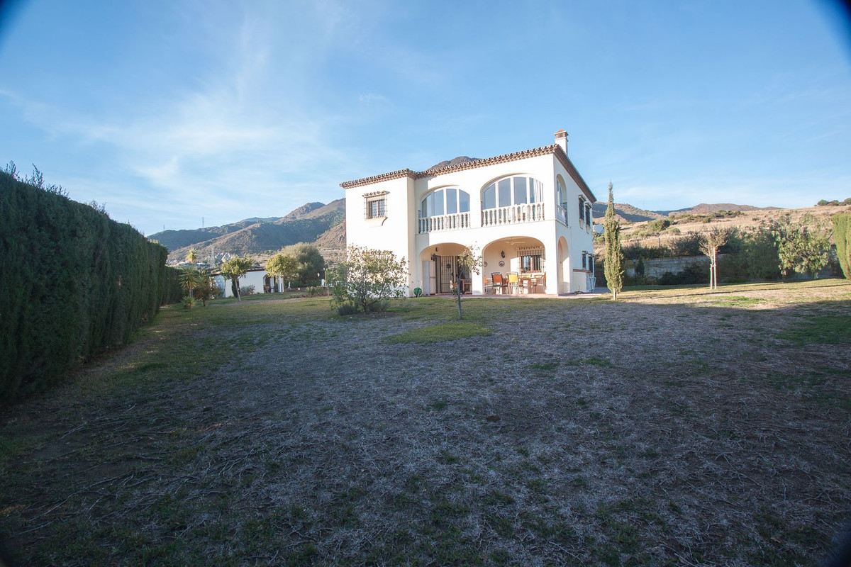 Finca - Cortijo te koop in Estepona | 4 slaapkamers H5340781