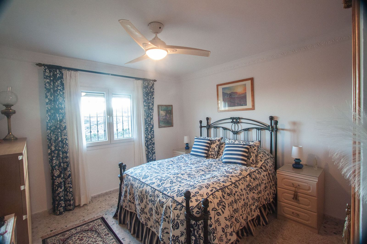 Finca - Cortijo te koop in Estepona | 4 slaapkamers H5340781