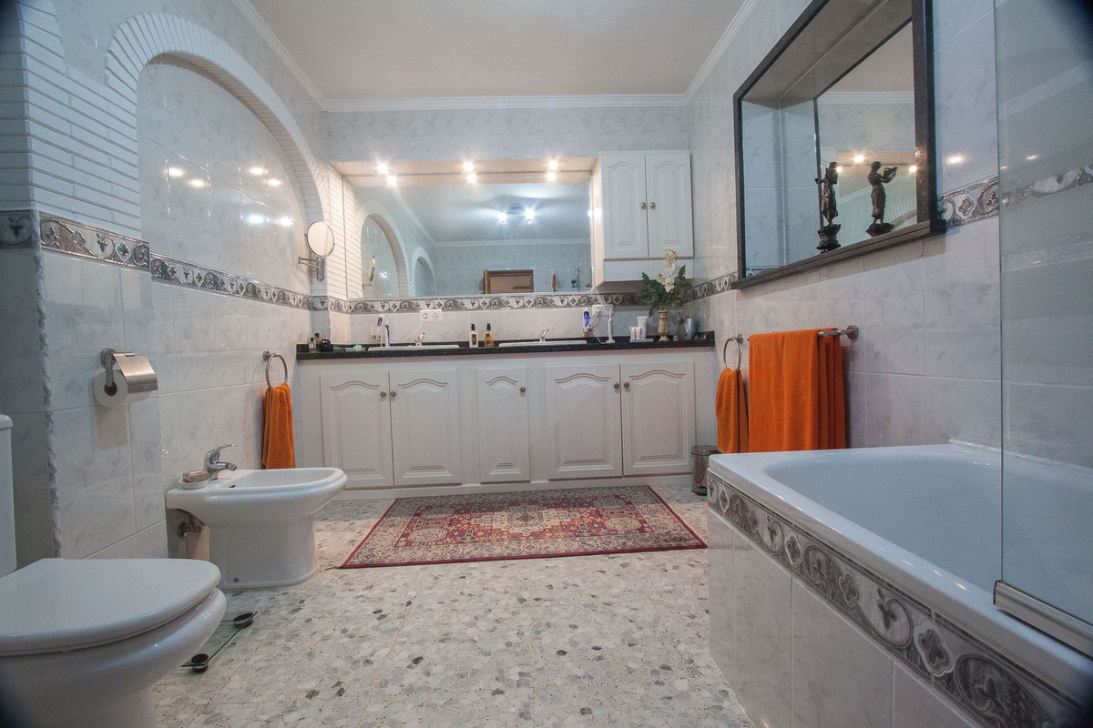 Finca - Cortijo te koop in Estepona | 4 slaapkamers H5340781