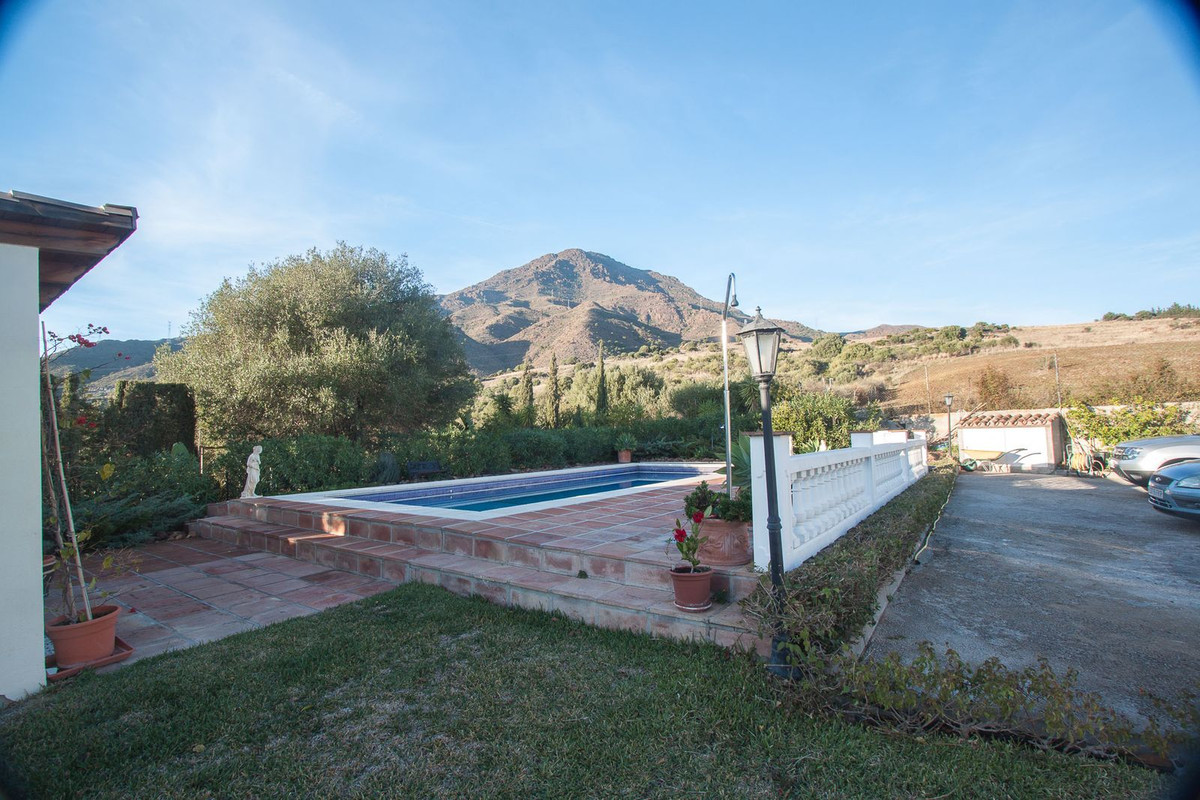 Finca - Cortijo te koop in Estepona | 4 slaapkamers H5340781