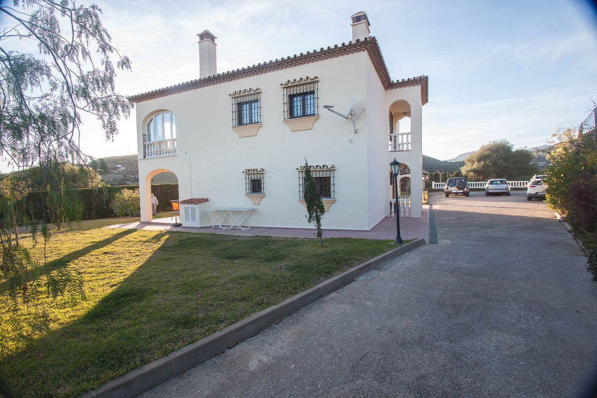 Finca - Cortijo te koop in Estepona | 4 slaapkamers H5340781