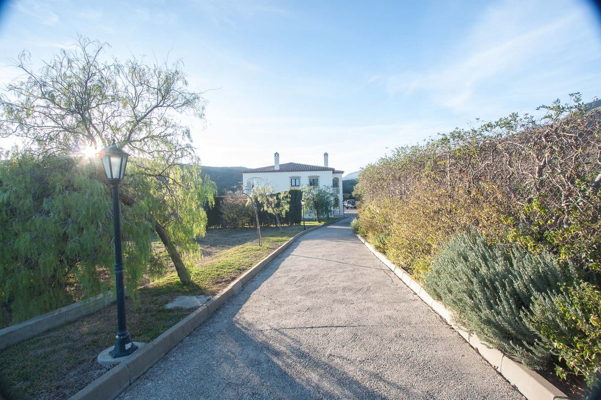 Finca - Cortijo te koop in Estepona | 4 slaapkamers H5340781