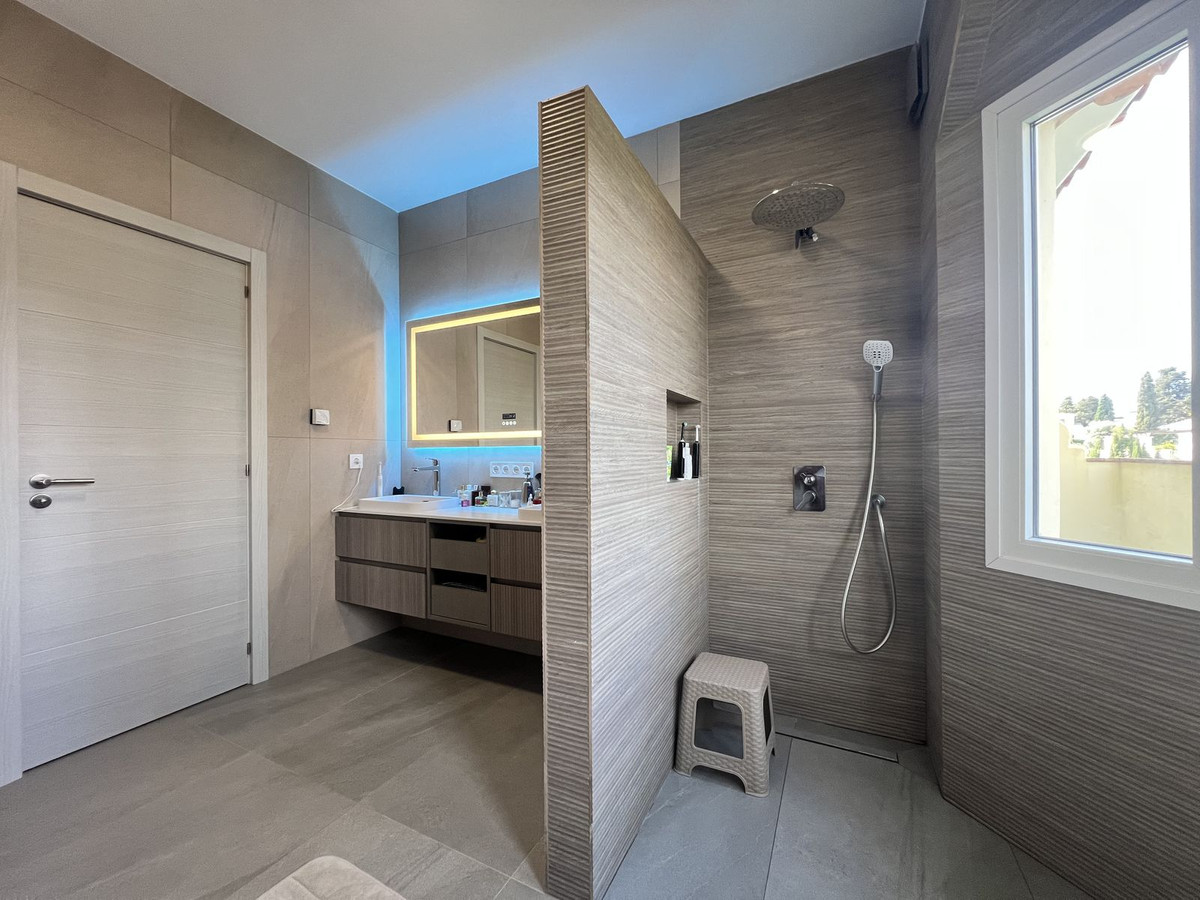 Huis te koop in Estepona | 3 slaapkamers H5342323