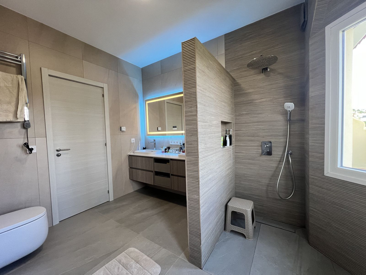 Huis te koop in Estepona | 3 slaapkamers H5342323