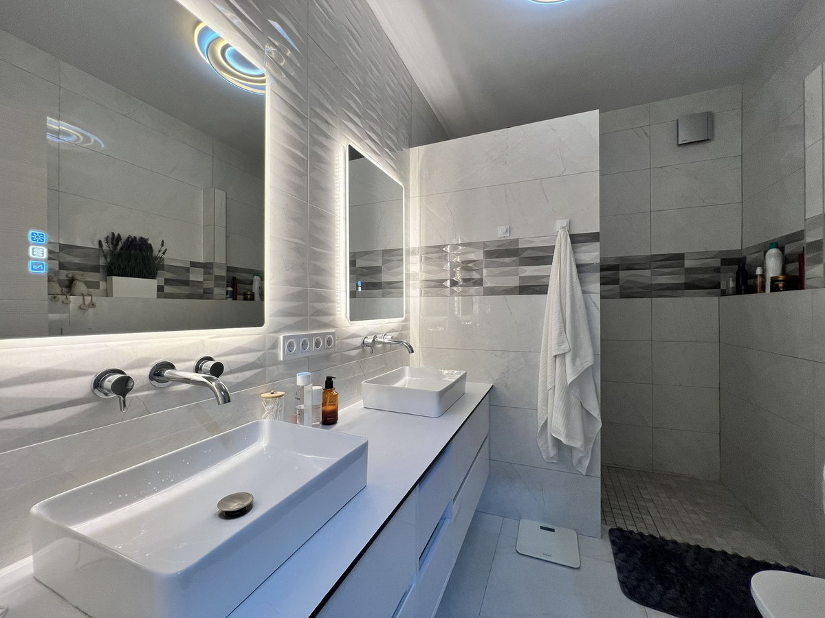 Huis te koop in Estepona | 3 slaapkamers H5342323