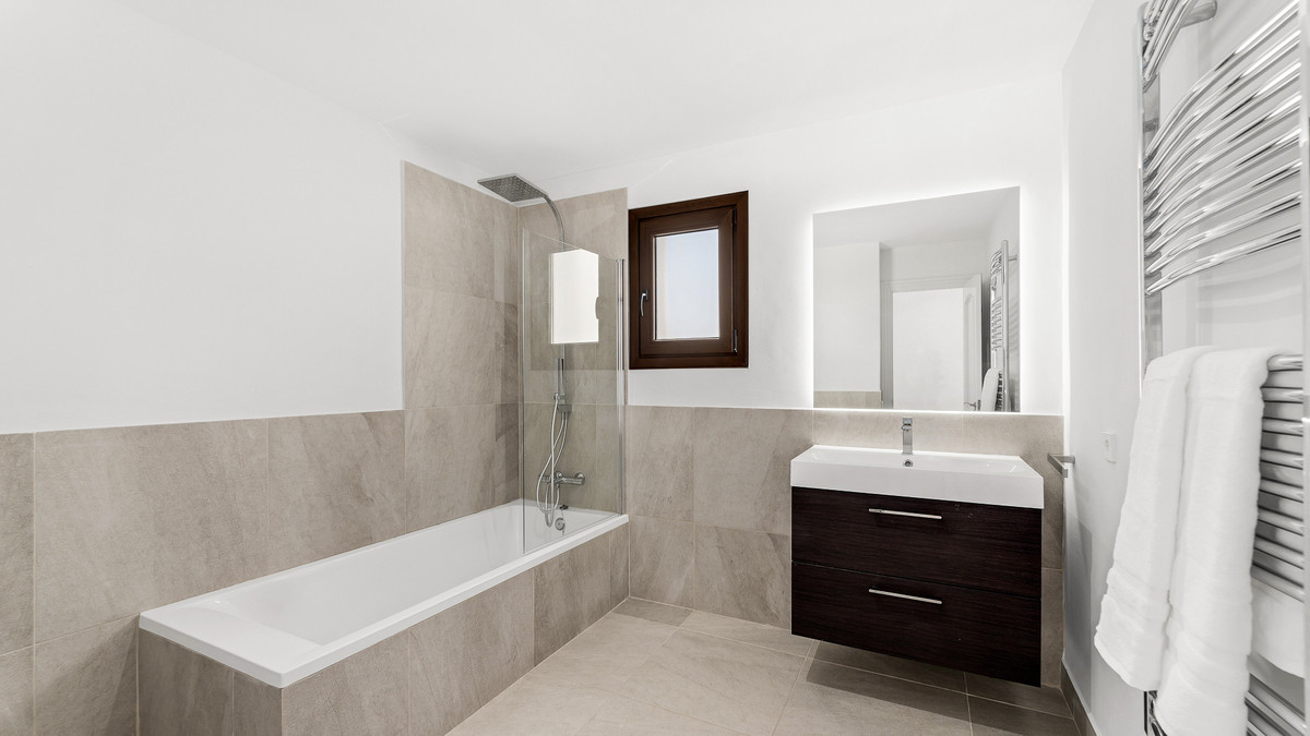 Huis te koop in Estepona | 5 slaapkamers H5342419