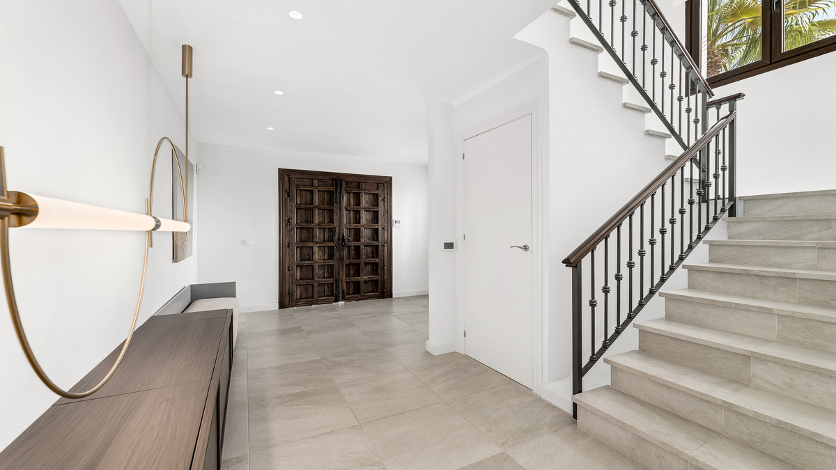 Huis te koop in Estepona | 5 slaapkamers H5342419