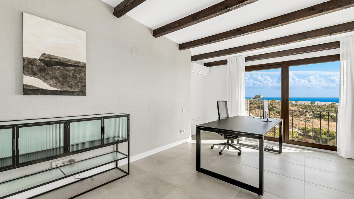 Huis te koop in Estepona | 5 slaapkamers H5342419