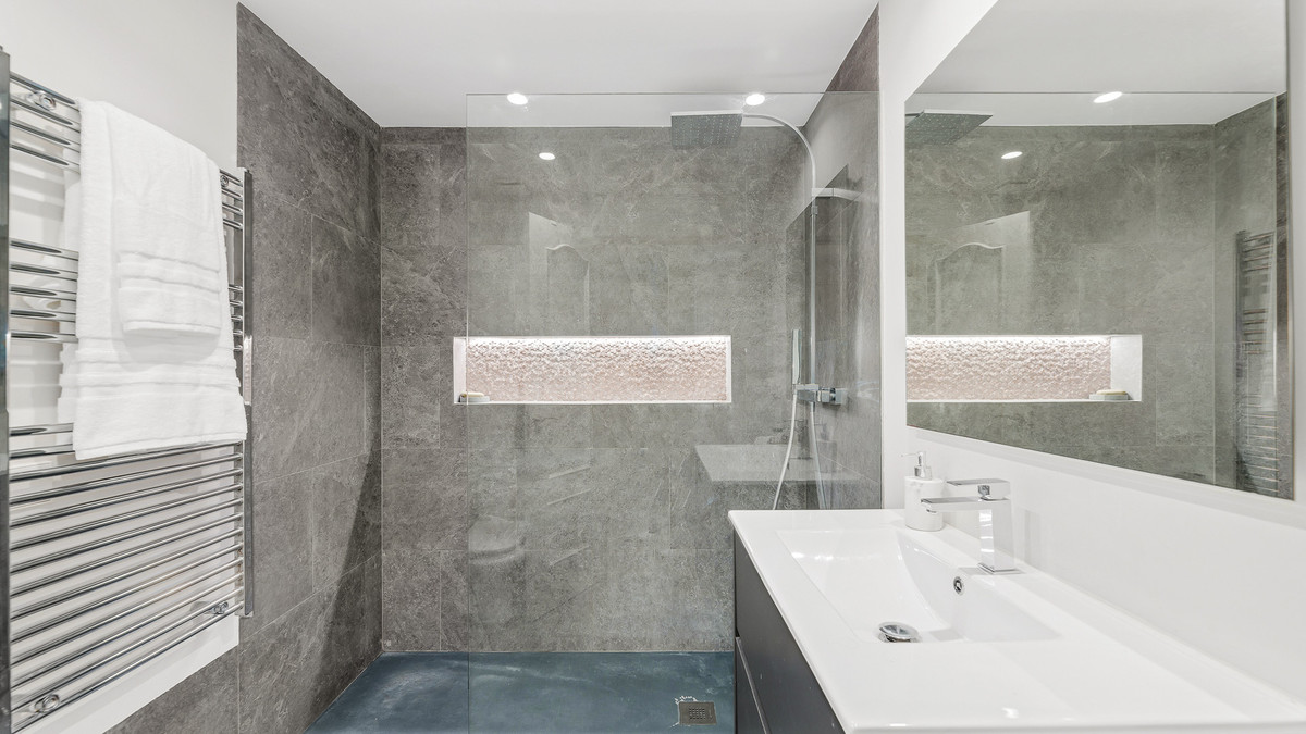 Huis te koop in Estepona | 5 slaapkamers H5342419